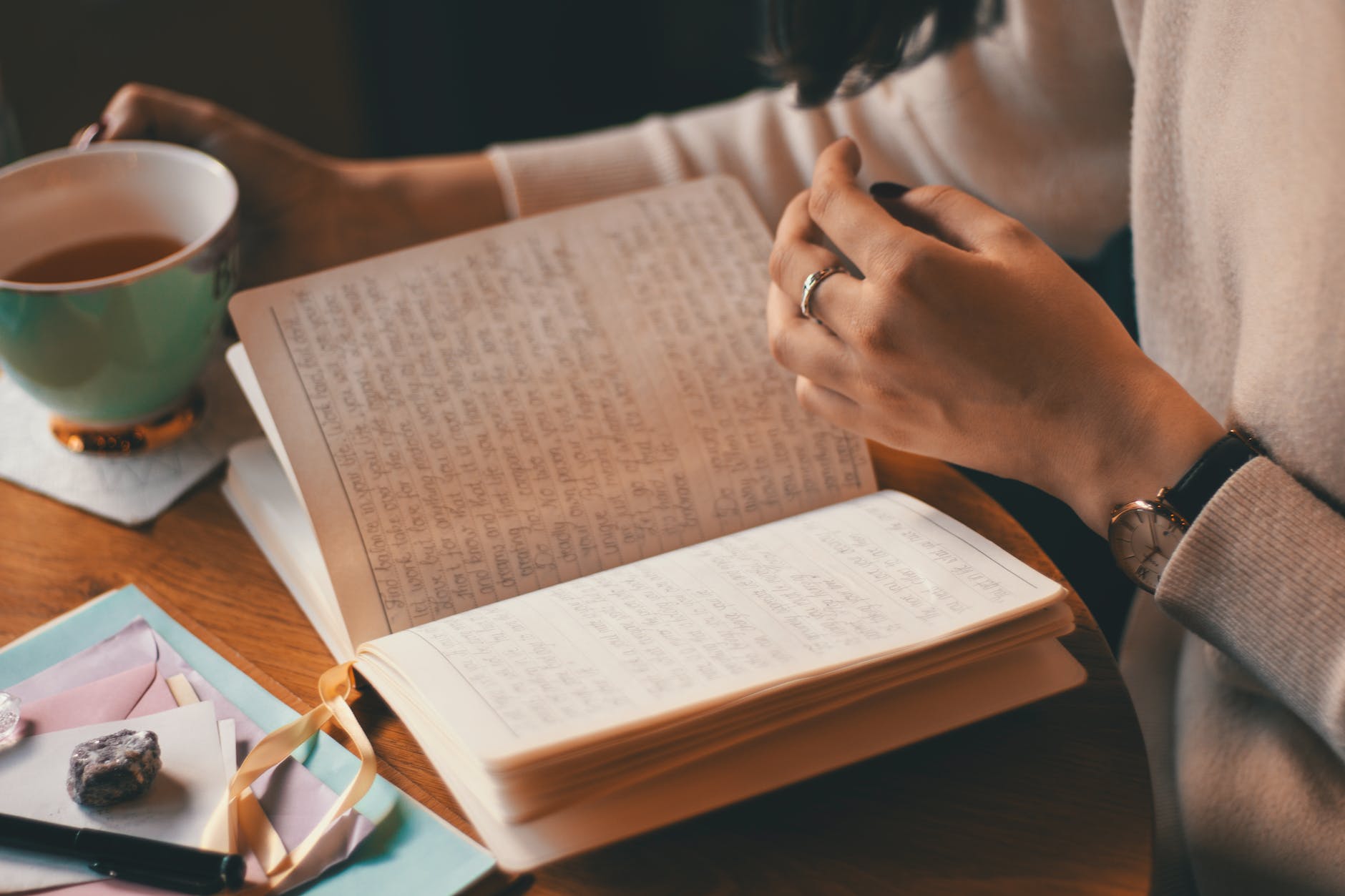 10 Steps to Meaningful New Year Reflection with Journal Prompts